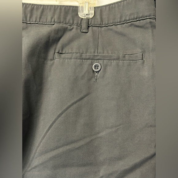 St. John’s Bay Men's Dark Grey 6 Pocket Cargo Shorts 42 Tall NWT - Picture 8 of 11